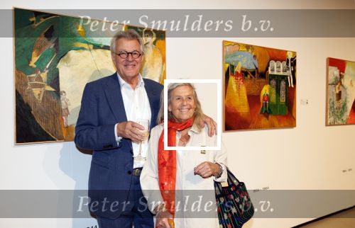 Amstelveen 14 november 2024
Opening expositie en boekpresentatie van 80 jaar Jeroen Krabbe in het Cobra Museum . Joop v d Ende overhandit het eerste boek . Vrouw Herma Krabbe zit op de eerste rij samen met zoon Jasper en Jacob Krabbe .