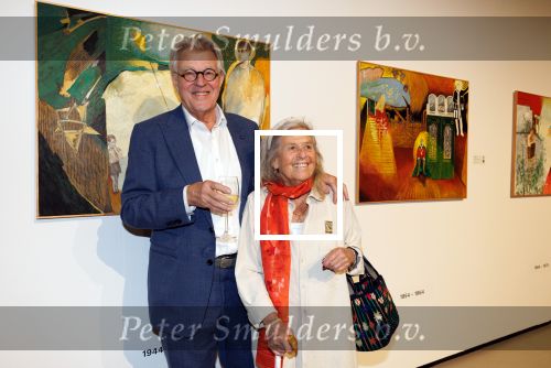 Amstelveen 14 november 2024
Opening expositie en boekpresentatie van 80 jaar Jeroen Krabbe in het Cobra Museum . Joop v d Ende overhandit het eerste boek . Vrouw Herma Krabbe zit op de eerste rij samen met zoon Jasper en Jacob Krabbe .