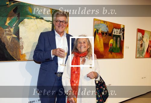 Amstelveen 14 november 2024
Opening expositie en boekpresentatie van 80 jaar Jeroen Krabbe in het Cobra Museum . Joop v d Ende overhandit het eerste boek . Vrouw Herma Krabbe zit op de eerste rij samen met zoon Jasper en Jacob Krabbe .