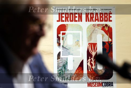 Amstelveen 14 november 2024
Opening expositie en boekpresentatie van 80 jaar Jeroen Krabbe in het Cobra Museum . Joop v d Ende overhandit het eerste boek . Vrouw Herma Krabbe zit op de eerste rij samen met zoon Jasper en Jacob Krabbe .
