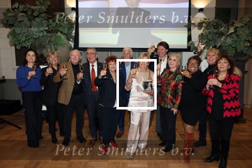 Doorn 16 november 2024
Presentatie cd Box van Anneke Gronloh. Jet de Nijs Ronnie Tober Ciska Peters Bart Peeters Connie Vink Justine Pelmelay Jacques Herb Therese Steinmetz  Ria Valk ea