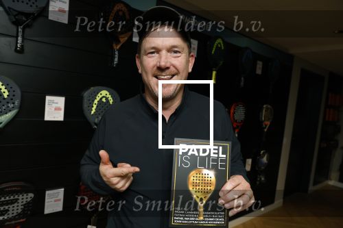Laren 13 november 2024
Boekpresentatie over Padel met oa Matthias Scholten Johnny de Mol Fatima Moreiro de Melo en Martijn Lusink /