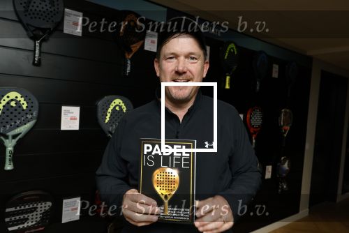 Laren 13 november 2024
Boekpresentatie over Padel met oa Matthias Scholten Johnny de Mol Fatima Moreiro de Melo en Martijn Lusink /