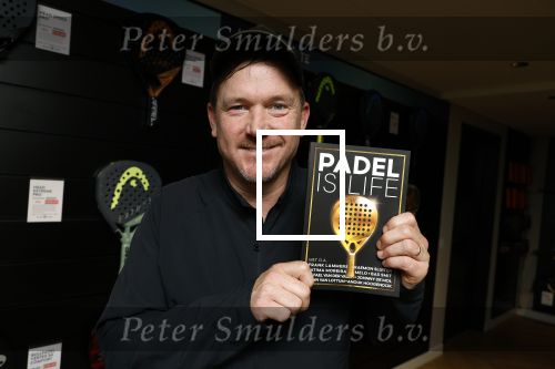 Laren 13 november 2024
Boekpresentatie over Padel met oa Matthias Scholten Johnny de Mol Fatima Moreiro de Melo en Martijn Lusink /
