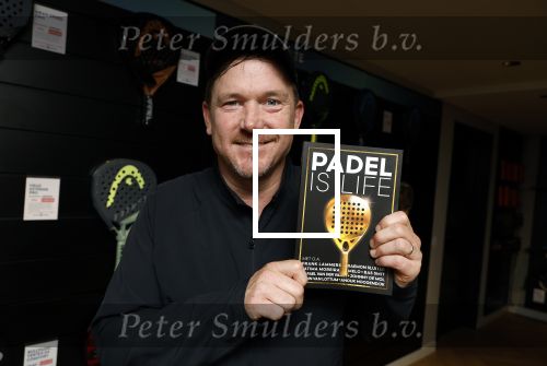 Laren 13 november 2024
Boekpresentatie over Padel met oa Matthias Scholten Johnny de Mol Fatima Moreiro de Melo en Martijn Lusink /
