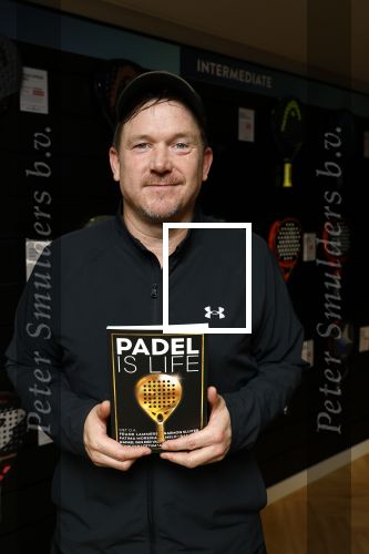 Laren 13 november 2024
Boekpresentatie over Padel met oa Matthias Scholten Johnny de Mol Fatima Moreiro de Melo en Martijn Lusink /