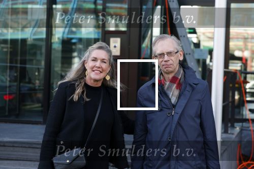 Lelystad 28 november 2024
Rechtszaak in de rechtbank van Lelystad tussen Cato Margo Peekel en Jojanneke Peekel. Beide dames kwamen met hun man . Hun vader is/was Han Peekel. Jojanneke met haar advocaat