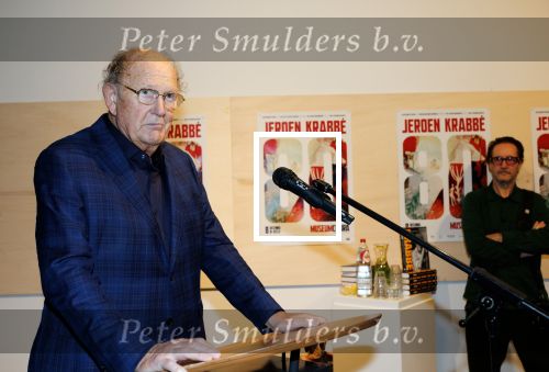 Amstelveen 14 november 2024
Opening expositie en boekpresentatie van 80 jaar Jeroen Krabbe in het Cobra Museum . Joop v d Ende overhandit het eerste boek . Vrouw Herma Krabbe zit op de eerste rij samen met zoon Jasper en Jacob Krabbe .