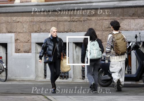 Amsterdam 11 november 2024
Judith Osborn op straat in Amsterdam zuid.