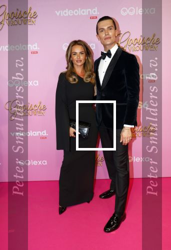 Amsterdam 22 oktober 2024
Premiere Gooische vrouwen in het DeLaMar theater. Sarah v Soelen kwam met Koen Kardashian