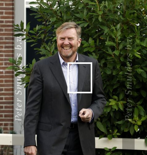 Amsterdam 29 november 2024
Fotouurtje Koninklijk huis met Koning Willem Alexander Koningin Maxima Prinses Amalia Prinses Alexia Prinses Ariane en hun hondje Mambo . De shoot vond plaats op het Begijnhof in het centrum van Amsterdam.