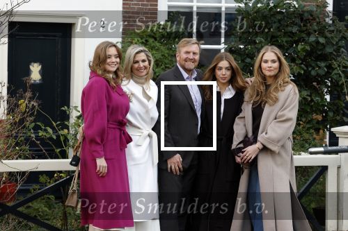 Amsterdam 29 november 2024
Fotouurtje Koninklijk huis met Koning Willem Alexander Koningin Maxima Prinses Amalia Prinses Alexia Prinses Ariane en hun hondje Mambo . De shoot vond plaats op het Begijnhof in het centrum van Amsterdam.