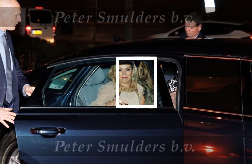 Amsterdam 14 november 2024
Koningin Maxima opent beeldentuin in Stedelijk museum . Er is veel politie en beveiliging aanwezig.