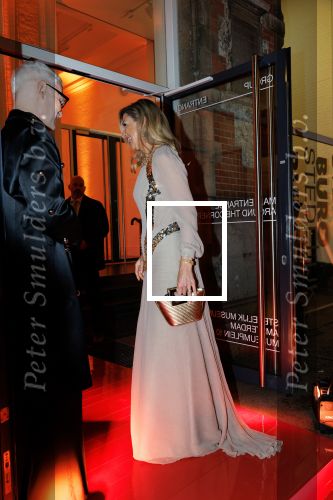 Amsterdam 14 november 2024
Koningin Maxima opent beeldentuin in Stedelijk museum . Er is veel politie en beveiliging aanwezig.