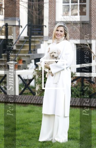 Amsterdam 29 november 2024
Fotouurtje Koninklijk huis met Koning Willem Alexander Koningin Maxima Prinses Amalia Prinses Alexia Prinses Ariane en hun hondje Mambo . De shoot vond plaats op het Begijnhof in het centrum van Amsterdam.