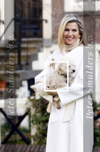 Amsterdam 29 november 2024
Fotouurtje Koninklijk huis met Koning Willem Alexander Koningin Maxima Prinses Amalia Prinses Alexia Prinses Ariane en hun hondje Mambo . De shoot vond plaats op het Begijnhof in het centrum van Amsterdam.