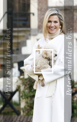Amsterdam 29 november 2024
Fotouurtje Koninklijk huis met Koning Willem Alexander Koningin Maxima Prinses Amalia Prinses Alexia Prinses Ariane en hun hondje Mambo . De shoot vond plaats op het Begijnhof in het centrum van Amsterdam.