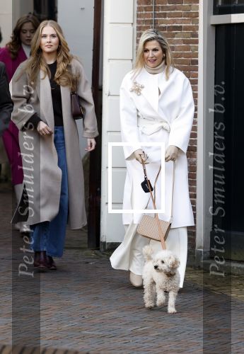 Amsterdam 29 november 2024
Fotouurtje Koninklijk huis met Koning Willem Alexander Koningin Maxima Prinses Amalia Prinses Alexia Prinses Ariane en hun hondje Mambo . De shoot vond plaats op het Begijnhof in het centrum van Amsterdam.