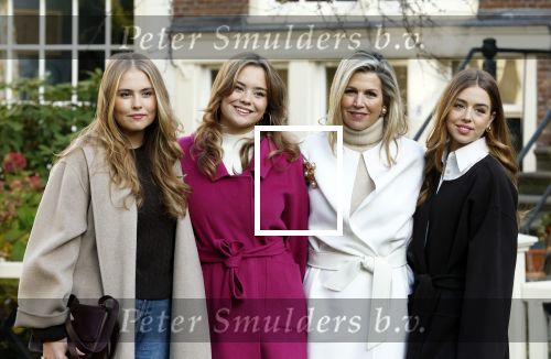 Amsterdam 29 november 2024
Fotouurtje Koninklijk huis met Koning Willem Alexander Koningin Maxima Prinses Amalia Prinses Alexia Prinses Ariane en hun hondje Mambo . De shoot vond plaats op het Begijnhof in het centrum van Amsterdam.