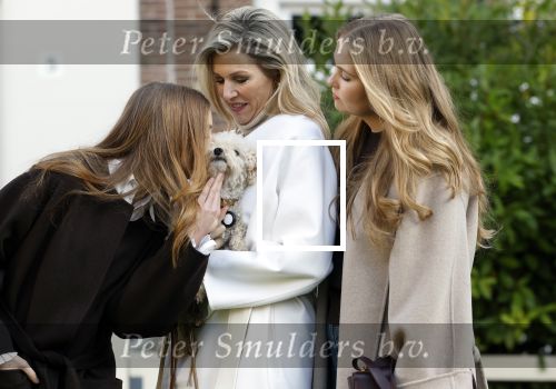 Amsterdam 29 november 2024
Fotouurtje Koninklijk huis met Koning Willem Alexander Koningin Maxima Prinses Amalia Prinses Alexia Prinses Ariane en hun hondje Mambo . De shoot vond plaats op het Begijnhof in het centrum van Amsterdam.