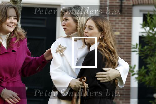 Amsterdam 29 november 2024
Fotouurtje Koninklijk huis met Koning Willem Alexander Koningin Maxima Prinses Amalia Prinses Alexia Prinses Ariane en hun hondje Mambo . De shoot vond plaats op het Begijnhof in het centrum van Amsterdam.