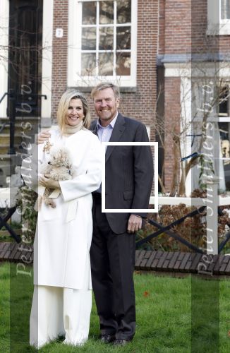 Amsterdam 29 november 2024
Fotouurtje Koninklijk huis met Koning Willem Alexander Koningin Maxima Prinses Amalia Prinses Alexia Prinses Ariane en hun hondje Mambo . De shoot vond plaats op het Begijnhof in het centrum van Amsterdam.