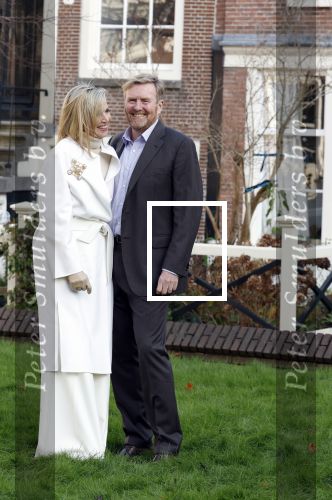 Amsterdam 29 november 2024
Fotouurtje Koninklijk huis met Koning Willem Alexander Koningin Maxima Prinses Amalia Prinses Alexia Prinses Ariane en hun hondje Mambo . De shoot vond plaats op het Begijnhof in het centrum van Amsterdam.