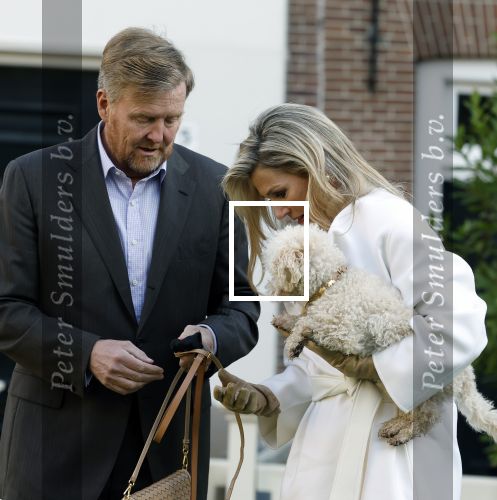 Amsterdam 29 november 2024
Fotouurtje Koninklijk huis met Koning Willem Alexander Koningin Maxima Prinses Amalia Prinses Alexia Prinses Ariane en hun hondje Mambo . De shoot vond plaats op het Begijnhof in het centrum van Amsterdam.