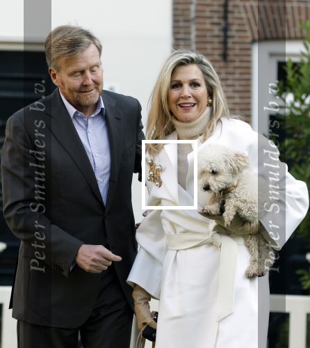 Amsterdam 29 november 2024
Fotouurtje Koninklijk huis met Koning Willem Alexander Koningin Maxima Prinses Amalia Prinses Alexia Prinses Ariane en hun hondje Mambo . De shoot vond plaats op het Begijnhof in het centrum van Amsterdam.