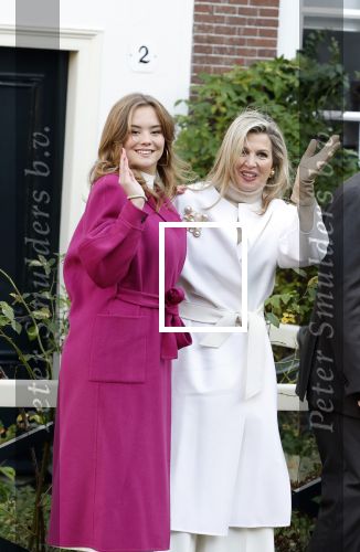 Amsterdam 29 november 2024
Fotouurtje Koninklijk huis met Koning Willem Alexander Koningin Maxima Prinses Amalia Prinses Alexia Prinses Ariane en hun hondje Mambo . De shoot vond plaats op het Begijnhof in het centrum van Amsterdam.