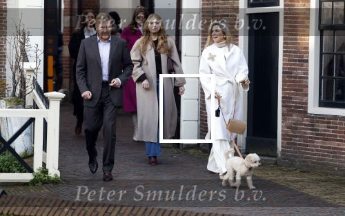 Amsterdam 29 november 2024
Fotouurtje Koninklijk huis met Koning Willem Alexander Koningin Maxima Prinses Amalia Prinses Alexia Prinses Ariane en hun hondje Mambo . De shoot vond plaats op het Begijnhof in het centrum van Amsterdam.
