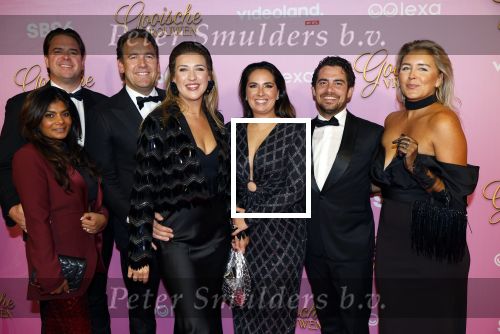 Amsterdam 22 oktober 2024
Premiere Gooische vrouwen in het DeLaMar theater. Goosche moeder met Leslie Keijzer Pauline Wingelaar Bo Wilkes Kimberly Bosman en mannen
