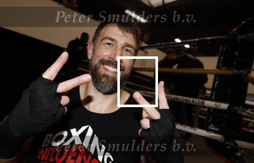Hoofddorp 25 november 2024
Training Boxing influencers met oa Dave Roelvink Bravo Mark Schaaf  Geraldo Holzken Niek Holzken Roy  Meyer Goudtje Oussama Ahammoud Boer Ayoub en Sem v Dijk . Monica Geuze en Kaj Gorgels presenteren het .