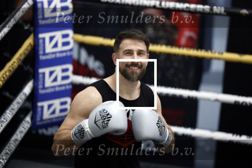 Hoofddorp 25 november 2024
Training Boxing influencers met oa Dave Roelvink Bravo Mark Schaaf  Geraldo Holzken Niek Holzken Roy  Meyer Goudtje Oussama Ahammoud Boer Ayoub en Sem v Dijk . Monica Geuze en Kaj Gorgels presenteren het .