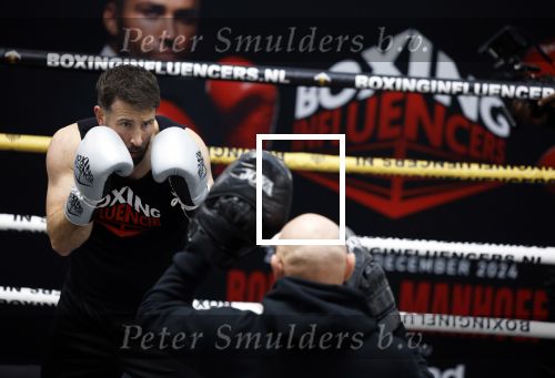 Hoofddorp 25 november 2024
Training Boxing influencers met oa Dave Roelvink Bravo Mark Schaaf  Geraldo Holzken Niek Holzken Roy  Meyer Goudtje Oussama Ahammoud Boer Ayoub en Sem v Dijk . Monica Geuze en Kaj Gorgels presenteren het .