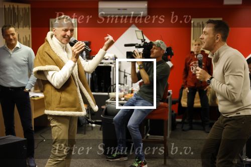 Oss 14 november 2024
Repetieties de Bevers met oa aanwezig John de Bever Kees de Bever Patty Brard Helene Hendriks Anita Meier Jeffrey Schenk en Jeffrey Parmentier . Erica Meiland en Martien Meiland