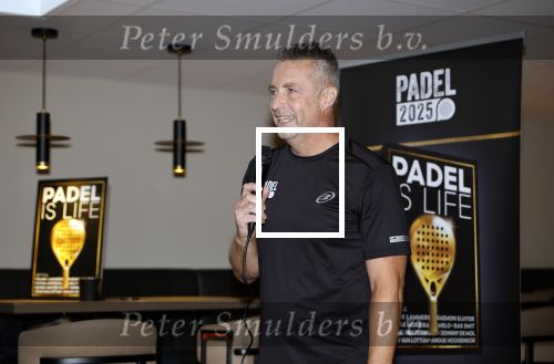 Laren 13 november 2024
Boekpresentatie over Padel met oa Matthias Scholten Johnny de Mol Fatima Moreiro de Melo en Martijn Lusink /