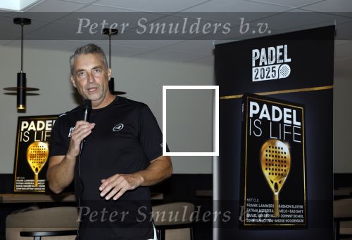 Laren 13 november 2024
Boekpresentatie over Padel met oa Matthias Scholten Johnny de Mol Fatima Moreiro de Melo en Martijn Lusink /