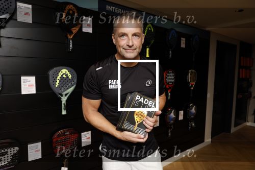 Laren 13 november 2024
Boekpresentatie over Padel met oa Matthias Scholten Johnny de Mol Fatima Moreiro de Melo en Martijn Lusink /