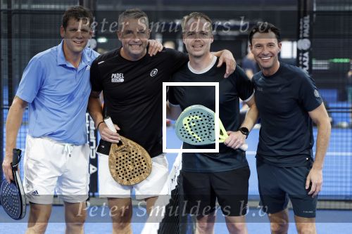 Laren 13 november 2024
Boekpresentatie over Padel met oa Matthias Scholten Johnny de Mol Fatima Moreiro de Melo en Martijn Lusink /