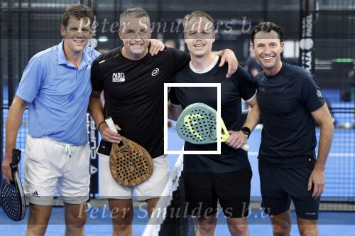 Laren 13 november 2024
Boekpresentatie over Padel met oa Matthias Scholten Johnny de Mol Fatima Moreiro de Melo en Martijn Lusink /