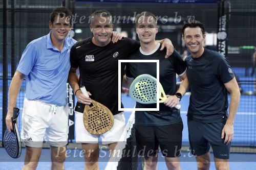 Laren 13 november 2024
Boekpresentatie over Padel met oa Matthias Scholten Johnny de Mol Fatima Moreiro de Melo en Martijn Lusink /