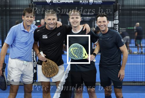 Laren 13 november 2024
Boekpresentatie over Padel met oa Matthias Scholten Johnny de Mol Fatima Moreiro de Melo en Martijn Lusink /