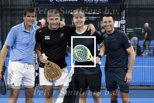 Laren 13 november 2024
Boekpresentatie over Padel met oa Matthias Scholten Johnny de Mol Fatima Moreiro de Melo en Martijn Lusink /