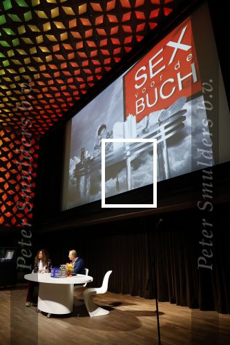 Hilversum 21 november 2024
Nicole Buch presenteert event over haar man Menno Buch bij beeld en geluid . Erland Galjaard en Bert v d Veer spreken ook .