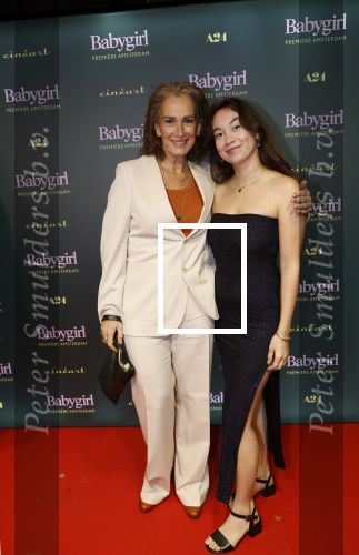 Amsterdam 25 november 2024
Premiere Babygirl in Tuschinski . Halina Reijn is de producente. Monic Hendrickx kwam met haar dochter