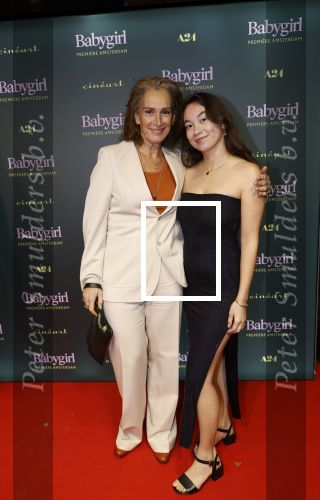Amsterdam 25 november 2024
Premiere Babygirl in Tuschinski . Halina Reijn is de producente. Monic Hendrickx kwam met haar dochter
