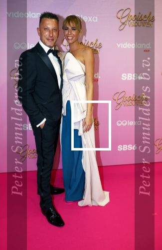 Amsterdam 22 oktober 2024
Premiere Gooische vrouwen in het DeLaMar theater. Nicolette Kluijver met vriend