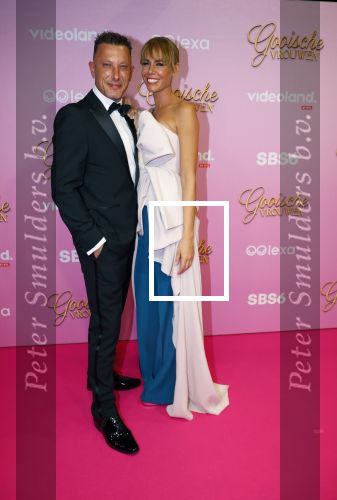 Amsterdam 22 oktober 2024
Premiere Gooische vrouwen in het DeLaMar theater. Nicolette Kluijver met vriend