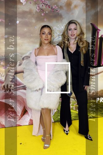 Amsterdam 3 december 2024
Premiere Wicked in Tuschinski. Ogene Amy Vol en Lisa Vol